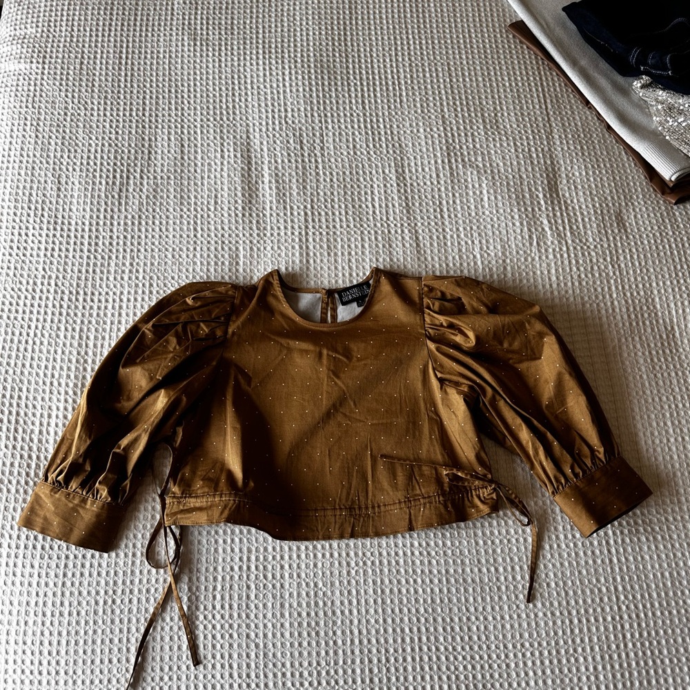 DANIELLE BERNSTEIN Women's Puff Sleeve Crop Top